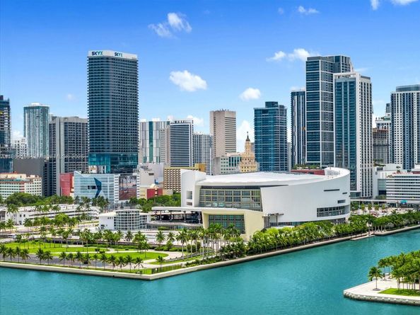 398 NE 5th St 3714, Miami FL 33132