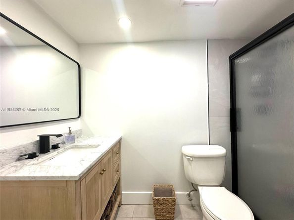 620 NE 12th Ave 102, Hallandale Beach FL 33009