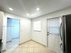 620 NE 12th Ave 102, Hallandale Beach FL 33009