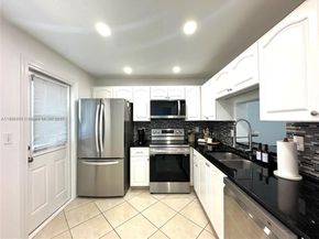 620 NE 12th Ave 102, Hallandale Beach FL 33009