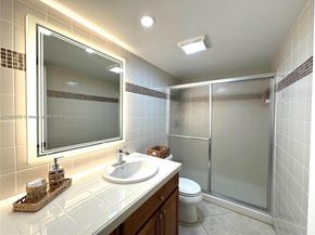 620 NE 12th Ave 102, Hallandale Beach FL 33009