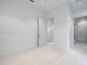 3670 Avocado Ave, Miami FL 33133