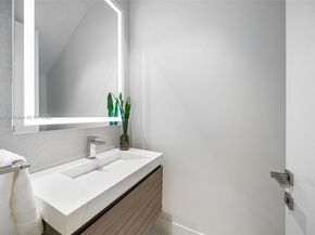 3670 Avocado Ave, Miami FL 33133