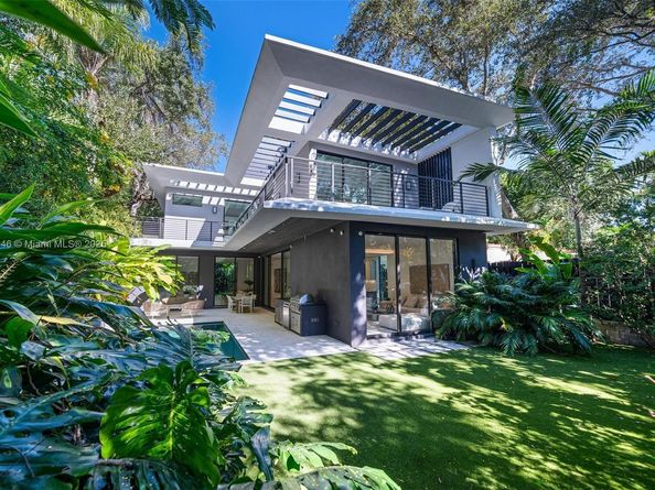 3670 Avocado Ave, Miami FL 33133