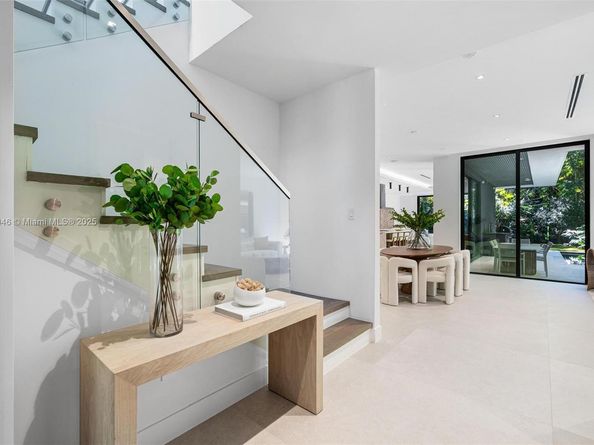 3670 Avocado Ave, Miami FL 33133