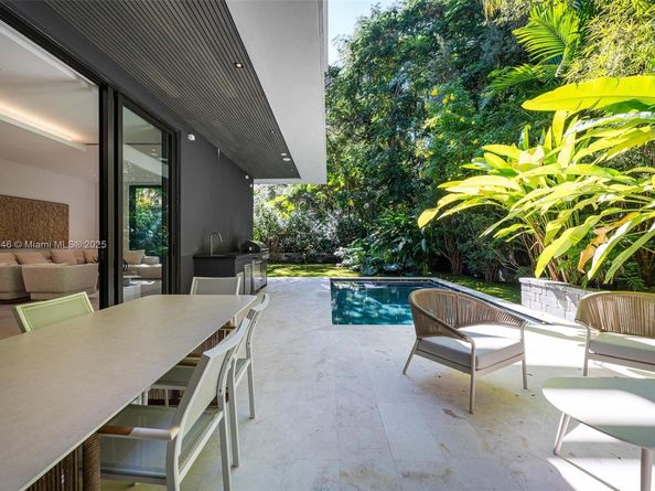 3670 Avocado Ave, Miami FL 33133