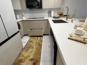 540 Brickell Key Dr 728, Miami FL 33131