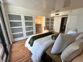 540 Brickell Key Dr 728, Miami FL 33131