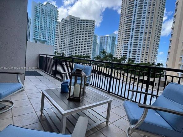 540 Brickell Key Dr 728, Miami FL 33131