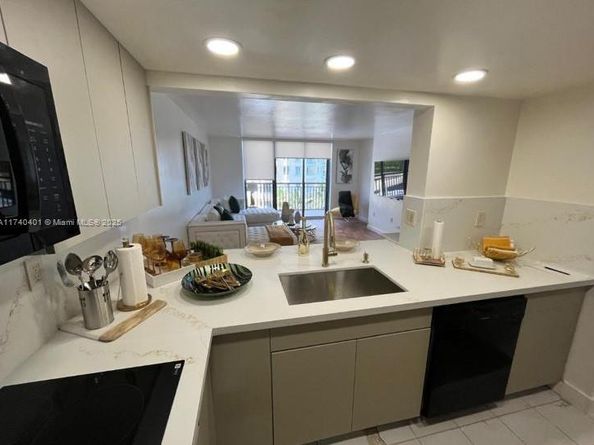 540 Brickell Key Dr 728, Miami FL 33131