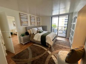 540 Brickell Key Dr 728, Miami FL 33131