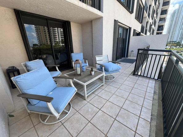 540 Brickell Key Dr 728, Miami FL 33131