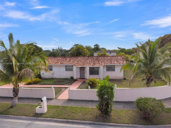 17855 SW 105th Ave, Miami FL 33157
