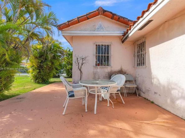 17855 SW 105th Ave, Miami FL 33157