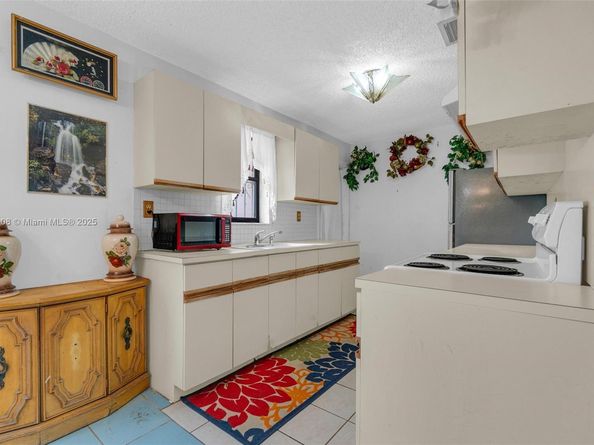 17855 SW 105th Ave, Miami FL 33157