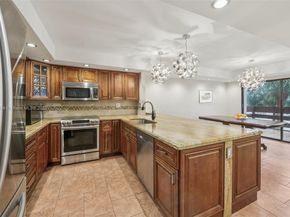 121 SW 96th Ter 205, Plantation FL 33324