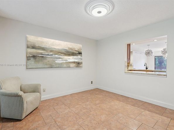 121 SW 96th Ter 205, Plantation FL 33324