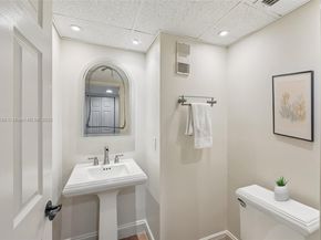 121 SW 96th Ter 205, Plantation FL 33324
