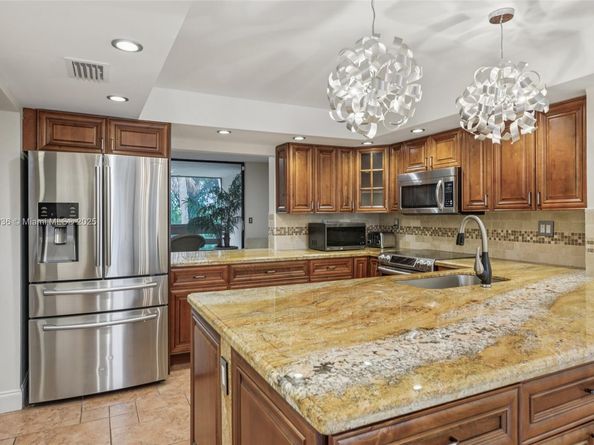 121 SW 96th Ter 205, Plantation FL 33324