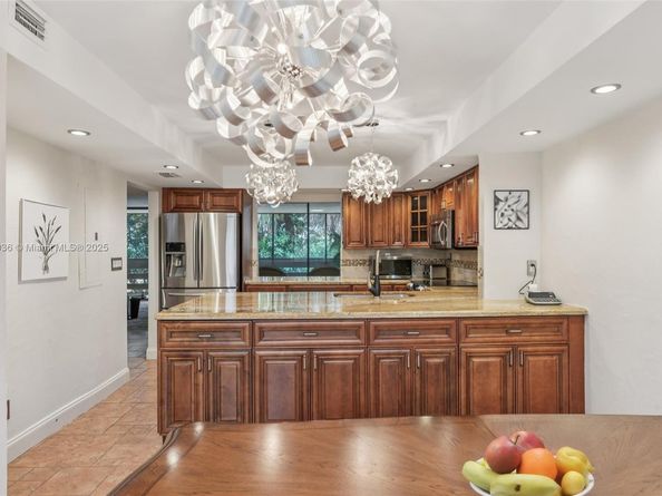 121 SW 96th Ter 205, Plantation FL 33324