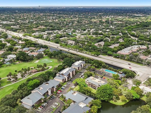 121 SW 96th Ter 205, Plantation FL 33324