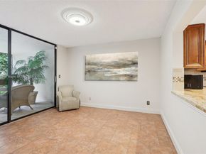 121 SW 96th Ter 205, Plantation FL 33324