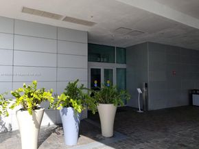 325 S Biscayne Blvd 2118, Miami FL 33131