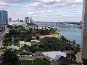 325 S Biscayne Blvd 2118, Miami FL 33131