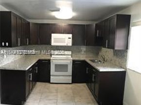 24 Miami Gardens Rd, West Park FL 33023