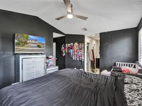 218 NW 75th Ter, Plantation FL 33317