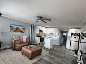 2111 NE 56th St 206, Fort Lauderdale FL 33308