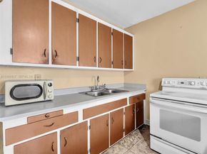 10 SW 72nd Ave, Miami FL 33144