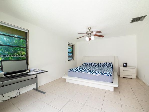 402 St Andrews Rd 55, Hollywood FL 33021