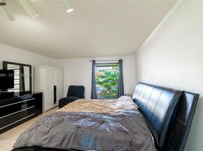 402 St Andrews Rd 55, Hollywood FL 33021