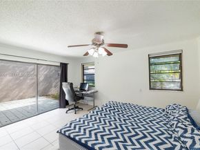 402 St Andrews Rd 55, Hollywood FL 33021