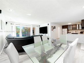 402 St Andrews Rd 55, Hollywood FL 33021