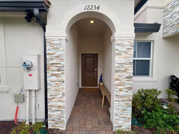 12254 NW 24th Pl, Miami FL 33167