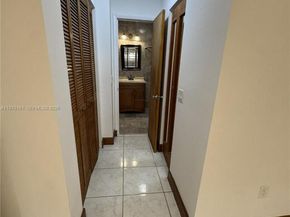 19750 Cypress Ct, Hialeah FL 33015