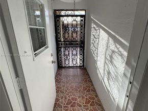 19750 Cypress Ct, Hialeah FL 33015