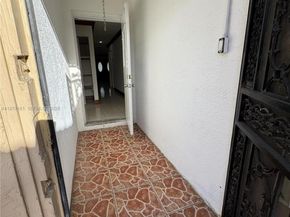 19750 Cypress Ct, Hialeah FL 33015