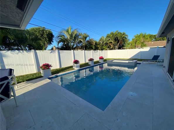 6611 NE 21st Ln, Fort Lauderdale FL 33308