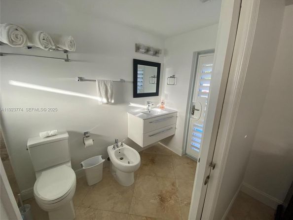 6611 NE 21st Ln, Fort Lauderdale FL 33308