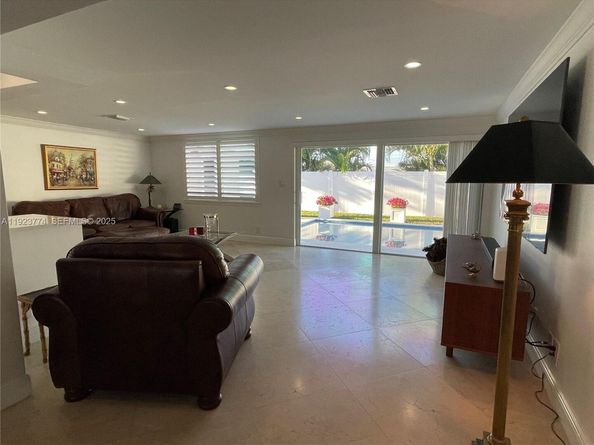 6611 NE 21st Ln, Fort Lauderdale FL 33308