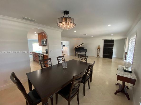 6611 NE 21st Ln, Fort Lauderdale FL 33308