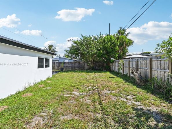 2897 NE 12th Ave, Pompano Beach FL 33064