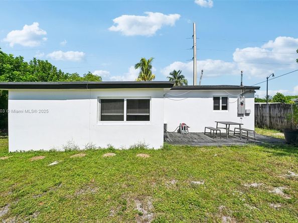 2897 NE 12th Ave, Pompano Beach FL 33064