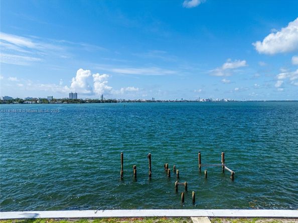 1730 Bay Dr, Miami Beach FL 33141