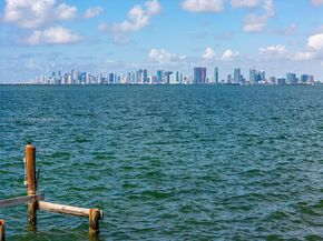 1730 Bay Dr, Miami Beach FL 33141