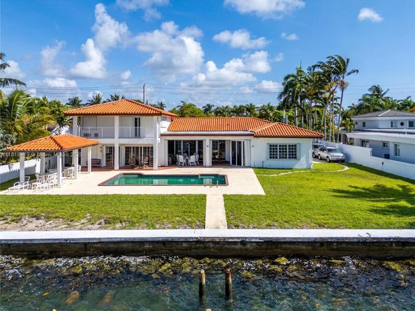 1730 Bay Dr, Miami Beach FL 33141