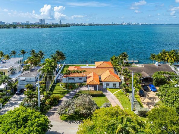 1730 Bay Dr, Miami Beach FL 33141